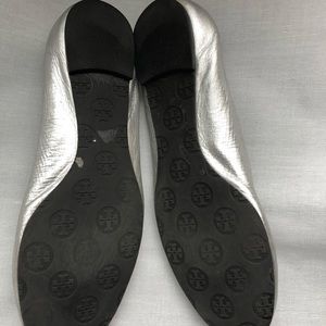 Tory Burch Shoes - Tory Burch Silver Metallic Size 9.5 Tory Burch Shoes - Tory Burch Silver Metallic Size 9.5